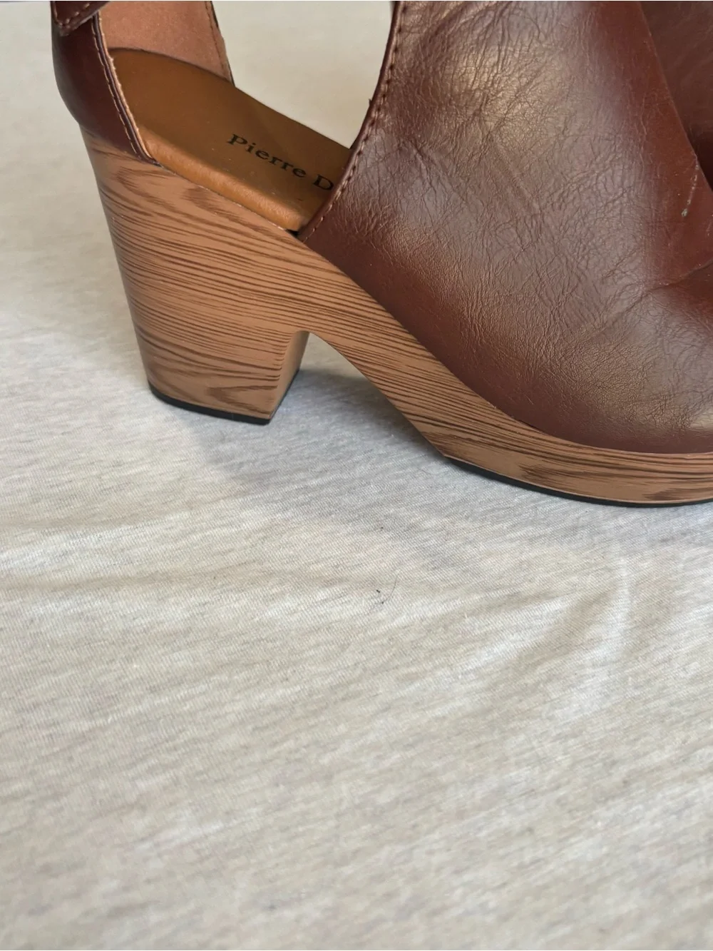 Pierre Dumas Brown Faux Leather Platform Cutout Clogs Heels Size 7